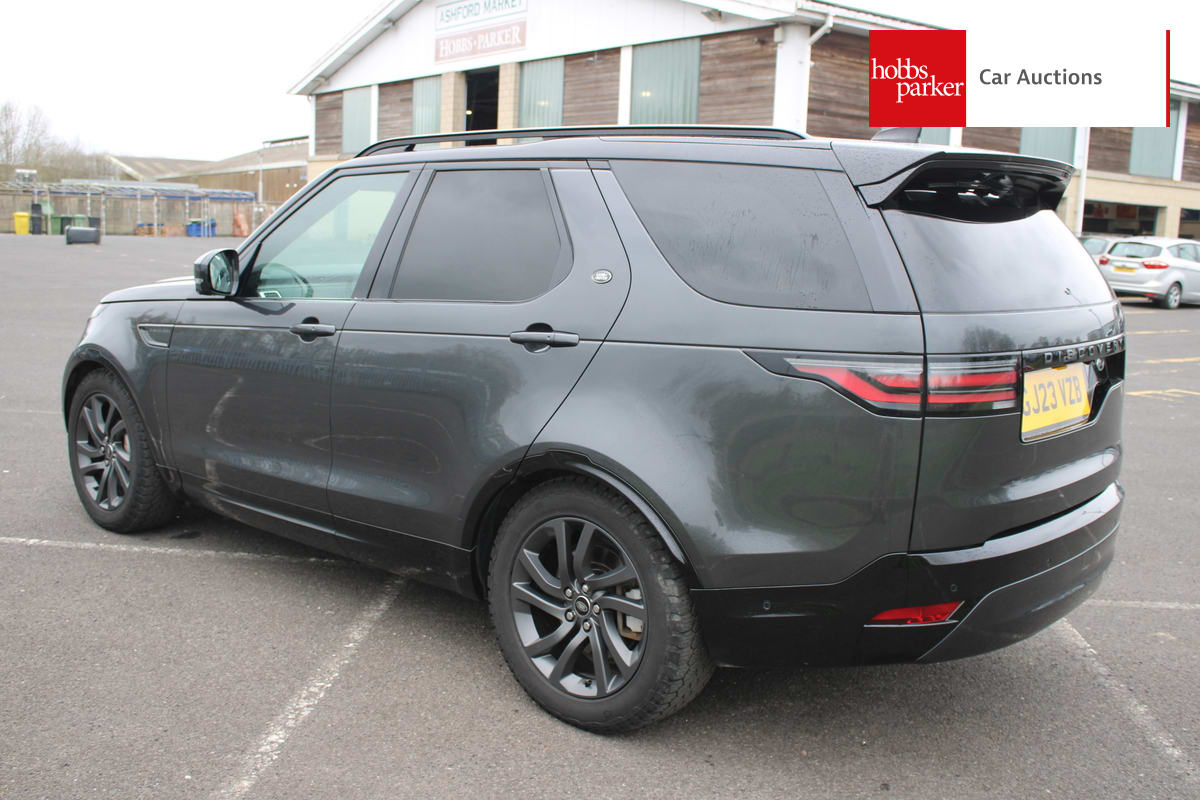 LAND ROVER DISCOVERY RDYNAMIC SE D M image 5
