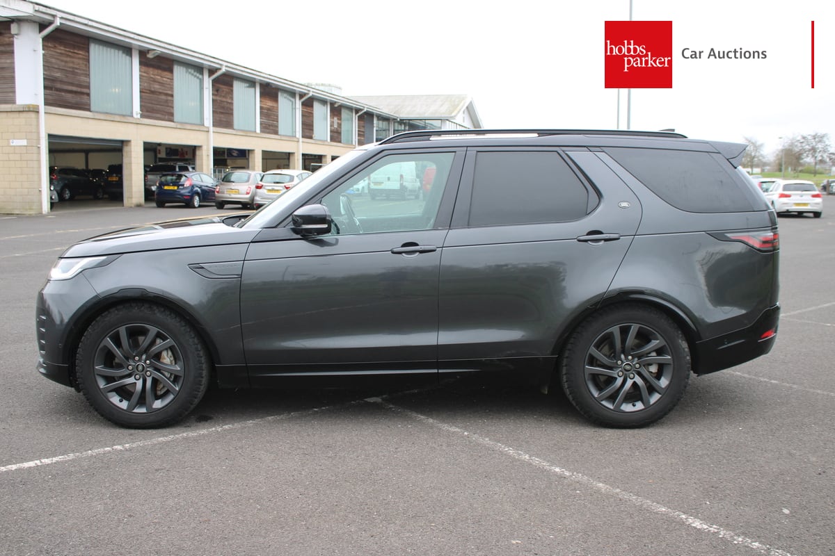 LAND ROVER DISCOVERY RDYNAMIC SE D M image 6