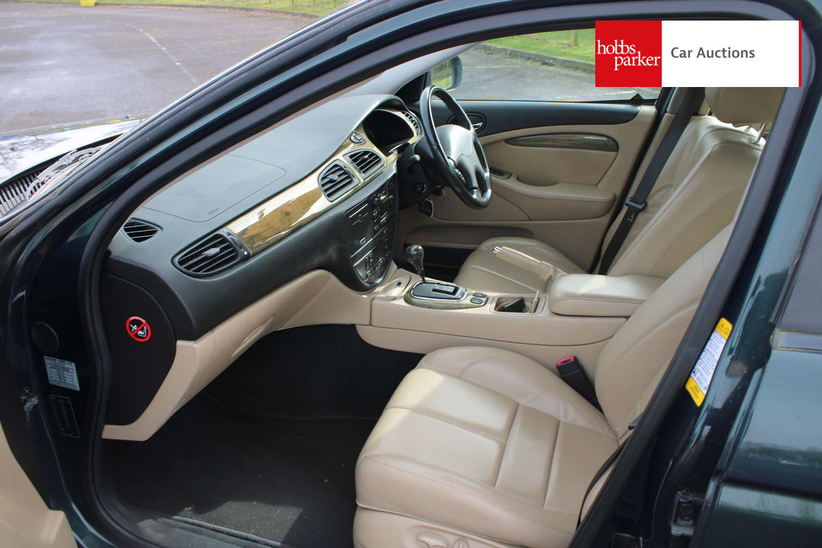 JAGUAR S-TYPE V6 SPORT AUTO image 15