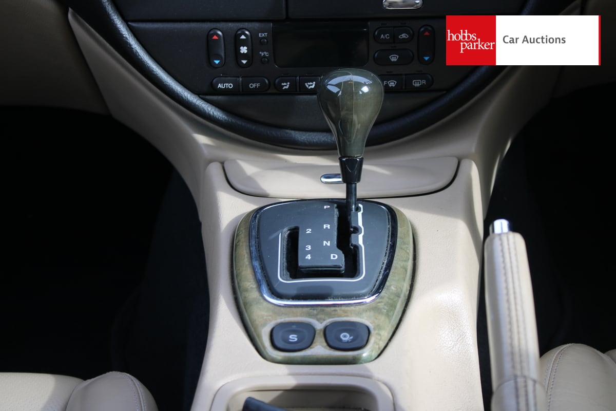 JAGUAR S-TYPE V6 SPORT AUTO image 23