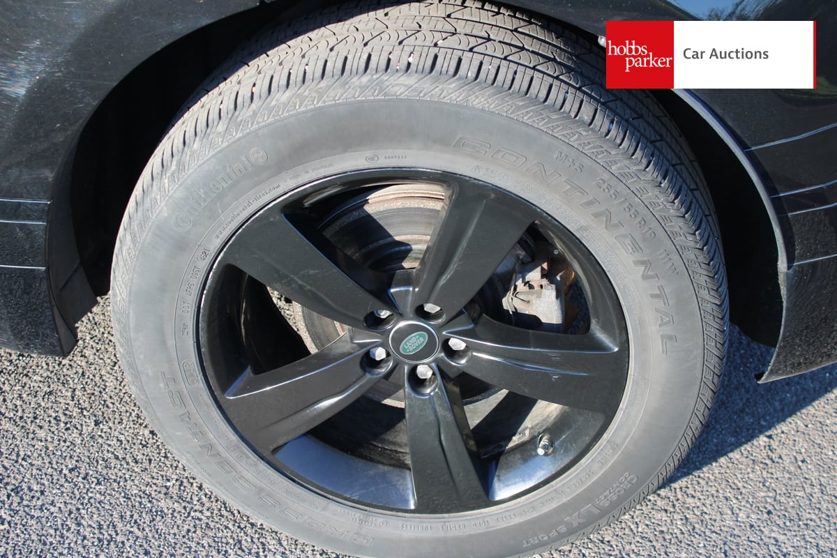 LAND ROVER R ROVER VELAR R-DYN S D180 A image 11