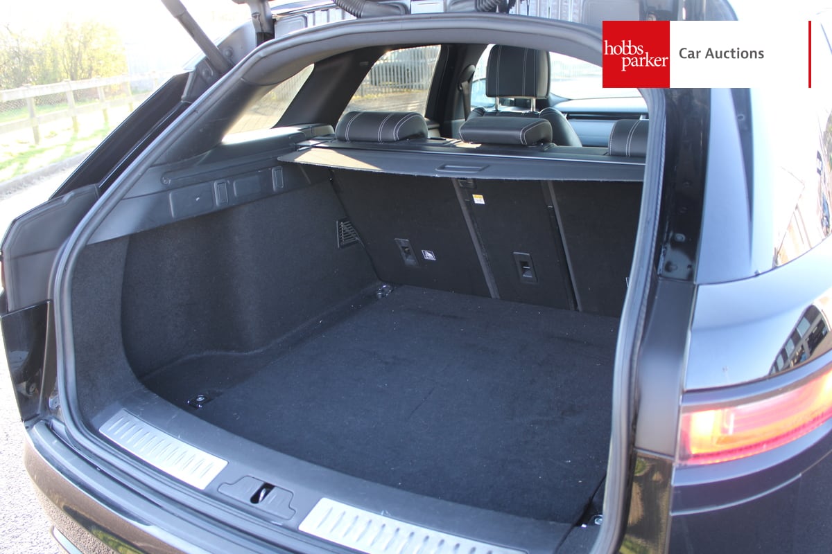 LAND ROVER R ROVER VELAR R-DYN S D180 A image 15