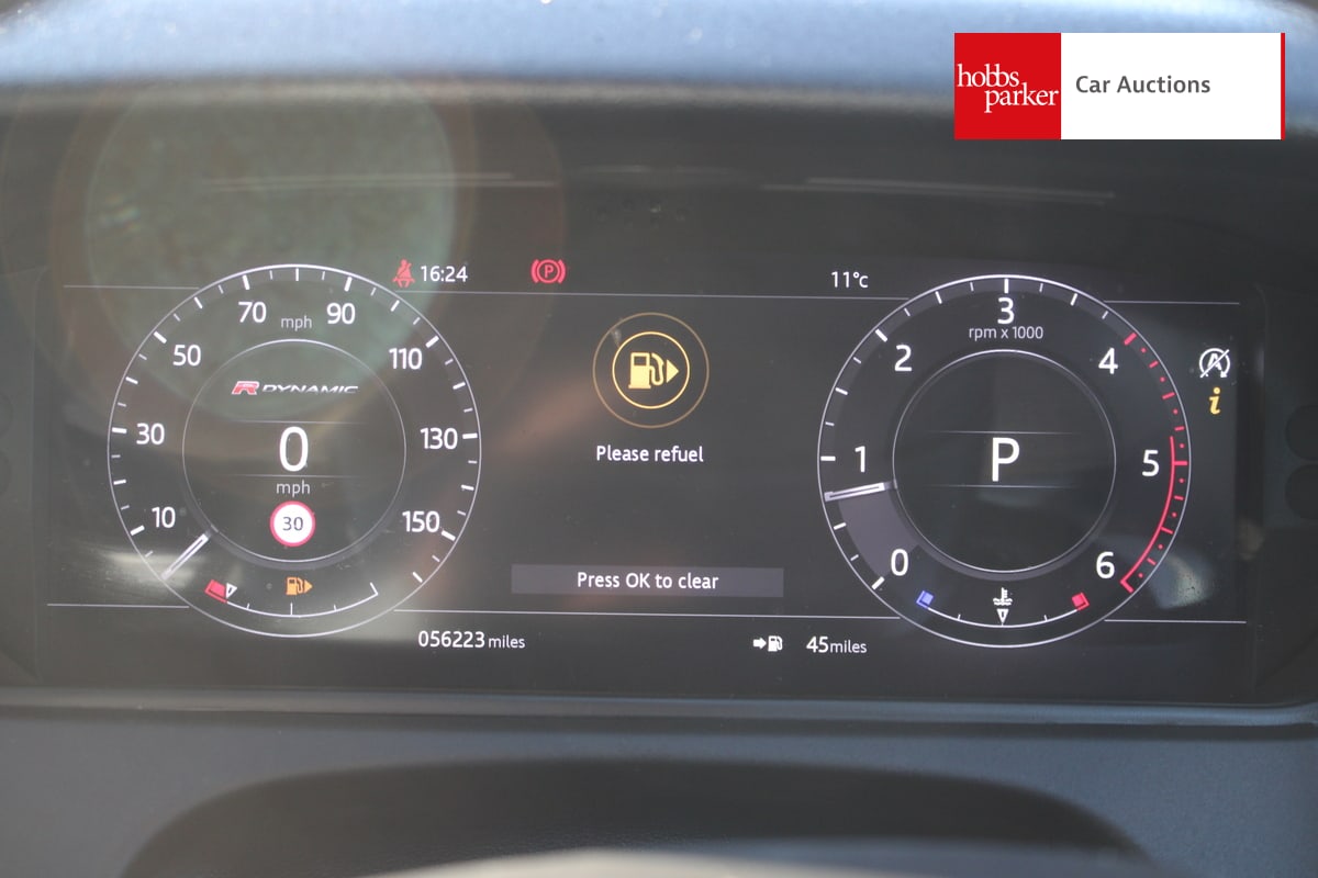 LAND ROVER R ROVER VELAR R-DYN S D180 A image 16