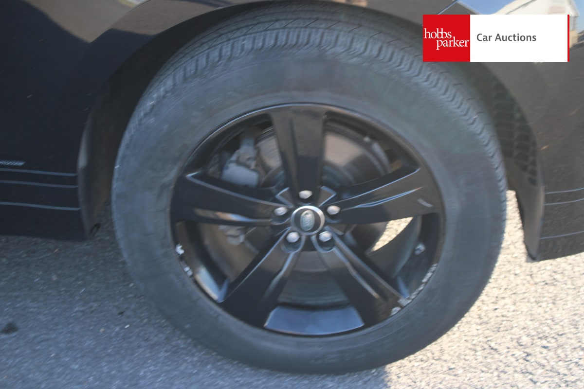 LAND ROVER R ROVER VELAR R-DYN S D180 A image 9