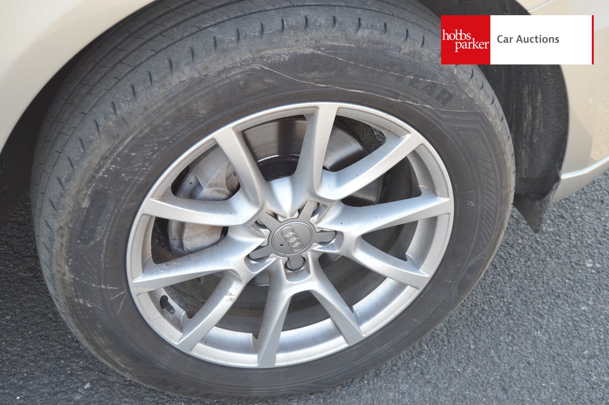 AUDI Q5 SE TDI QUATTRO AUTO image 12