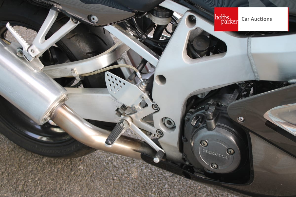 HONDA CBR FIREBLADE image 15