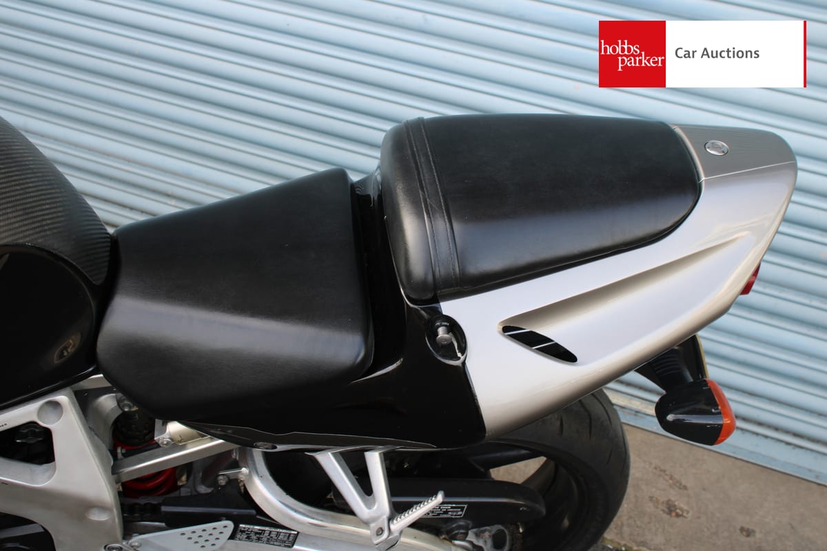 HONDA CBR FIREBLADE image 7