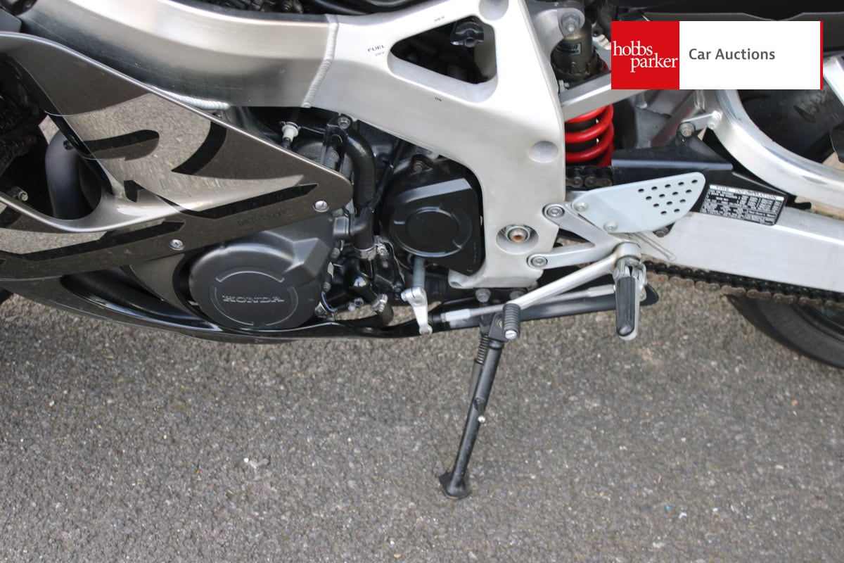 HONDA CBR FIREBLADE image 8