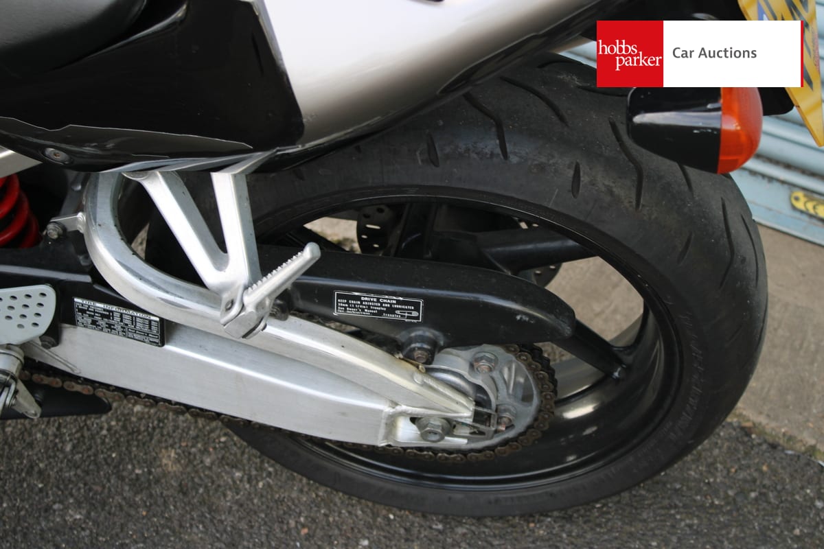 HONDA CBR FIREBLADE image 9