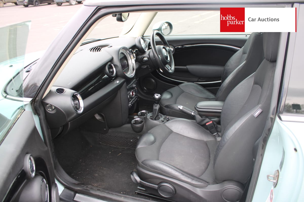 MINI COOPER image 13