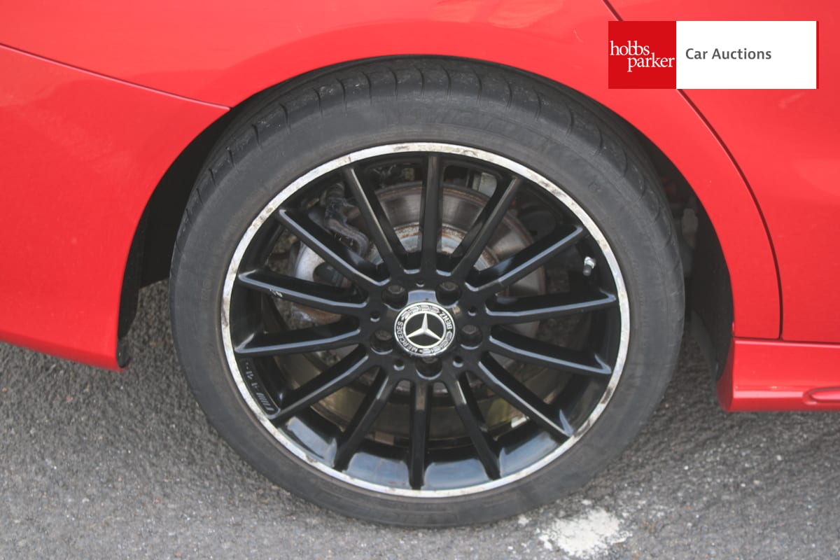 MERCEDES-BENZ CLA 220 D AMG LINE AUTO image 10