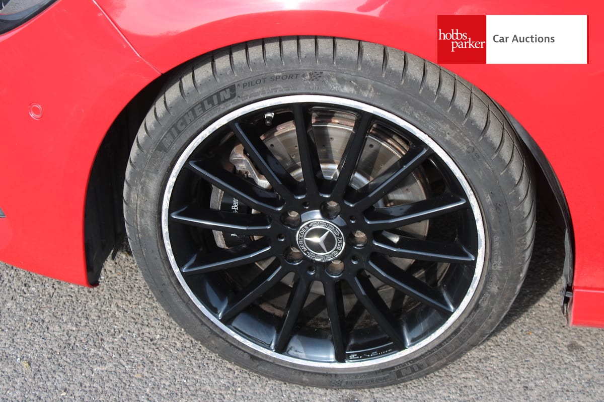 MERCEDES-BENZ CLA 220 D AMG LINE AUTO image 12