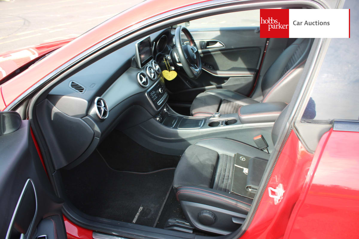 MERCEDES-BENZ CLA 220 D AMG LINE AUTO image 13