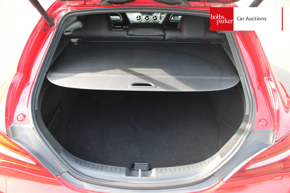 MERCEDES-BENZ CLA 220 D AMG LINE AUTO image 15