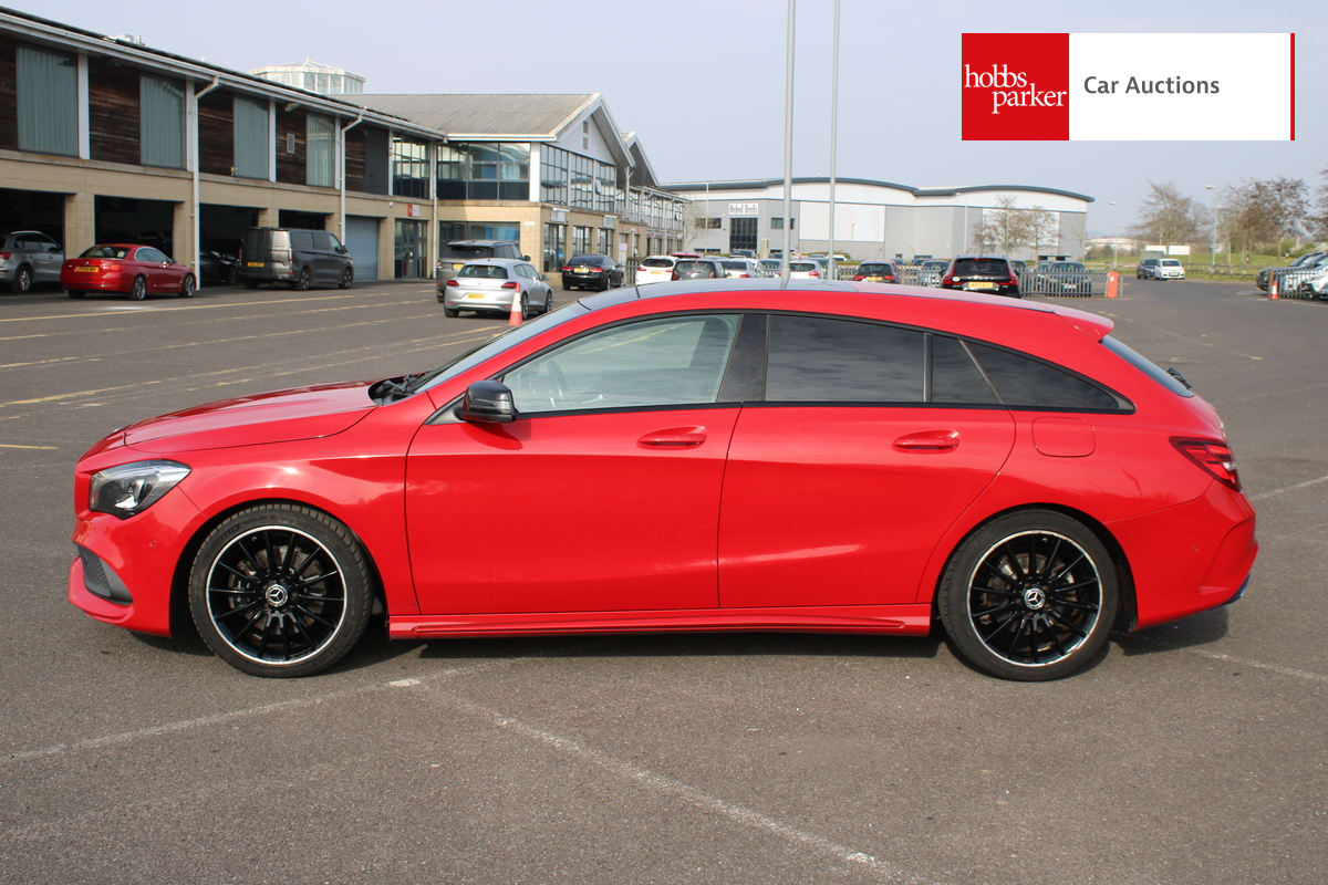 MERCEDES-BENZ CLA 220 D AMG LINE AUTO image 6
