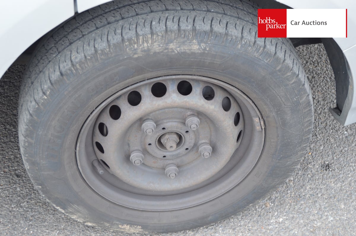 FORD TRANSIT CUSTOM 280 TREND image 12