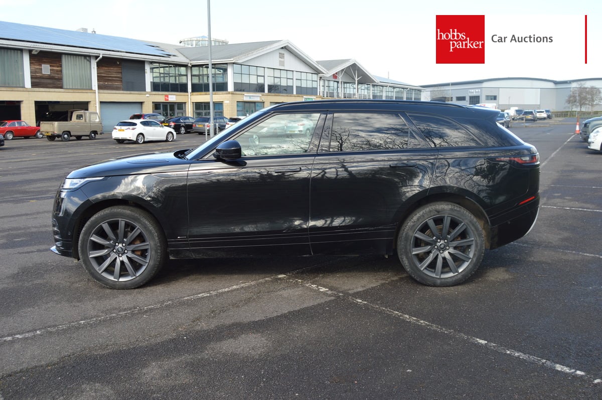 LAND ROVER RANGE ROVER VELAR R-DYN HSE D240 A image 6