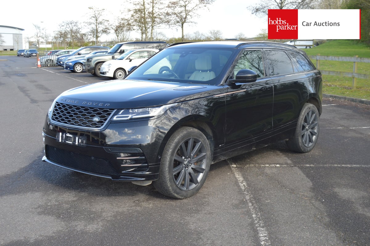 LAND ROVER RANGE ROVER VELAR R-DYN HSE D240 A image 7