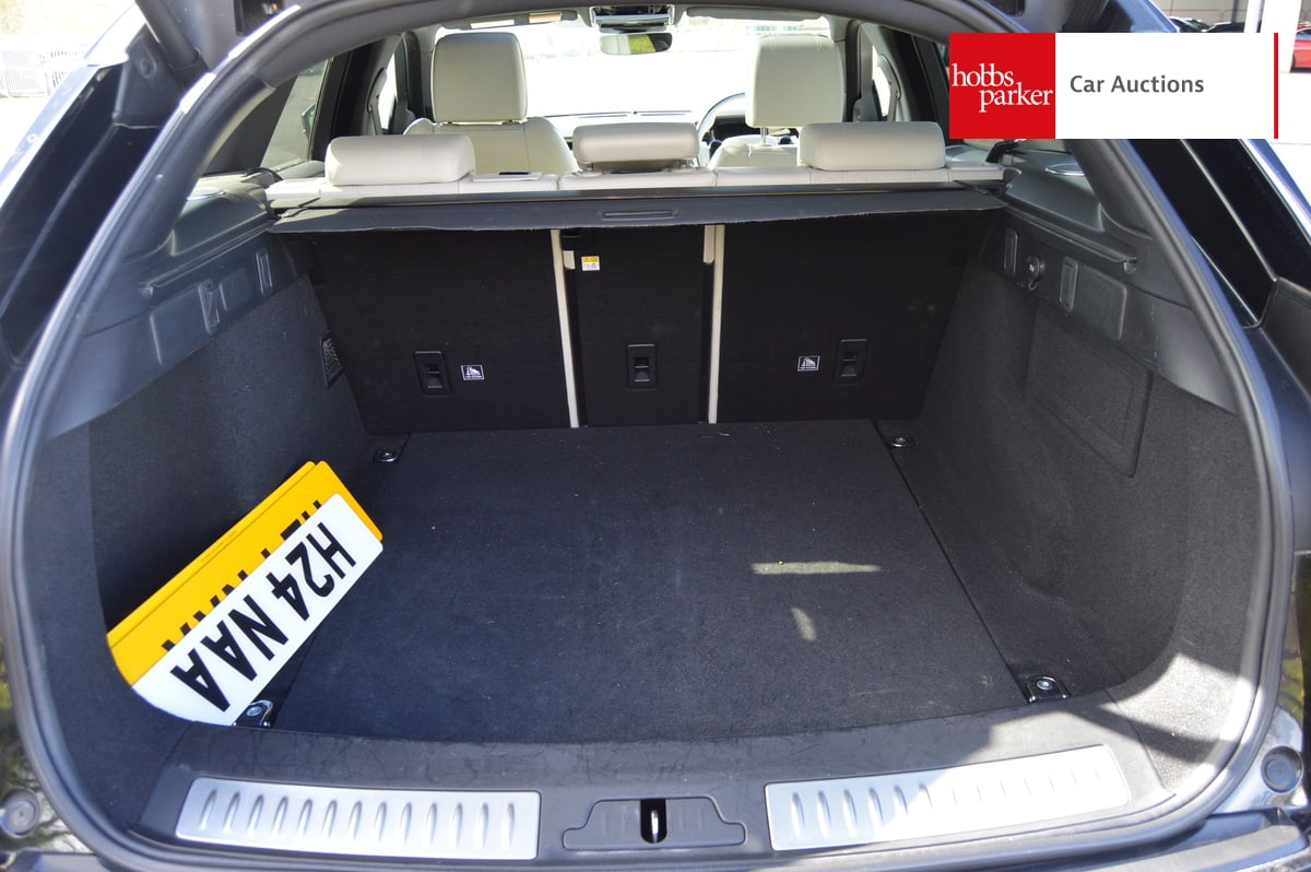 LAND ROVER RANGE ROVER VELAR R-DYN HSE D240 A image 15