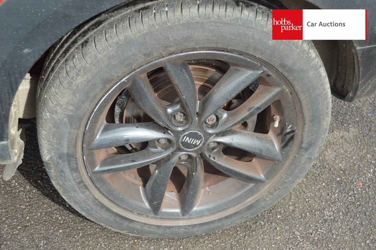 MINI COUNTRYMAN COOPER D ALL4 image 10