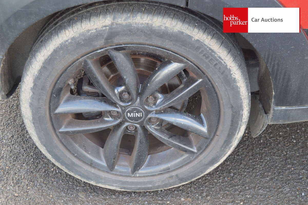 MINI COUNTRYMAN COOPER D ALL4 image 11