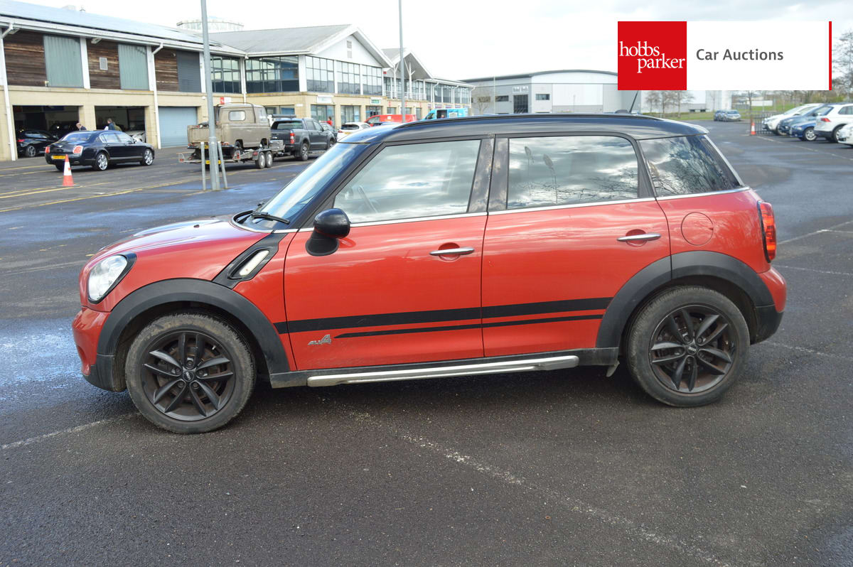 MINI COUNTRYMAN COOPER D ALL4 image 6