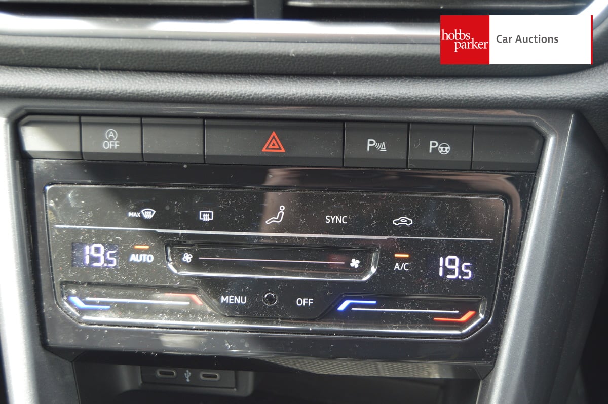 VOLKSWAGEN T-ROC STYLE TSI image 19