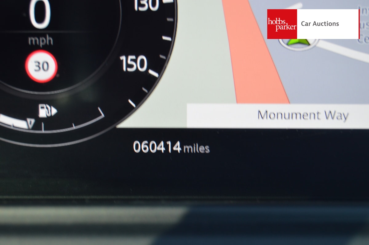 LAND ROVER RANGE ROVER VELAR R-DYN HSE D240 A image 17