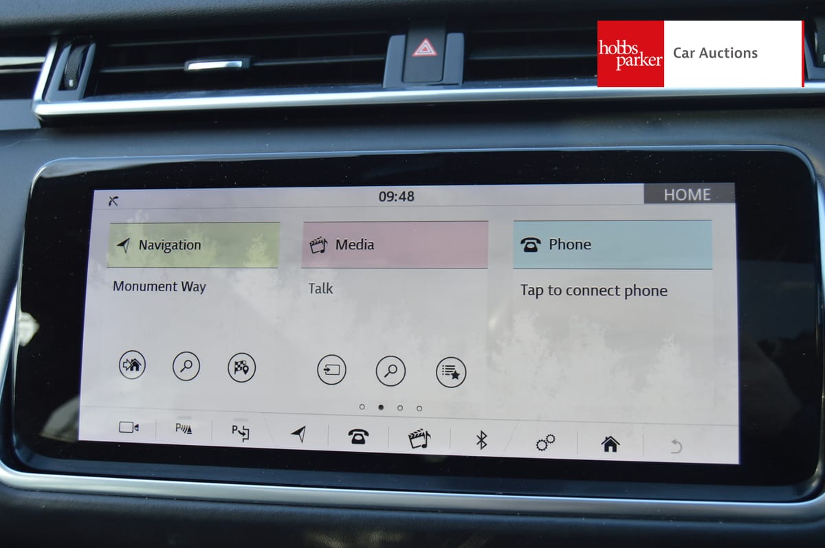 LAND ROVER RANGE ROVER VELAR R-DYN HSE D240 A image 18