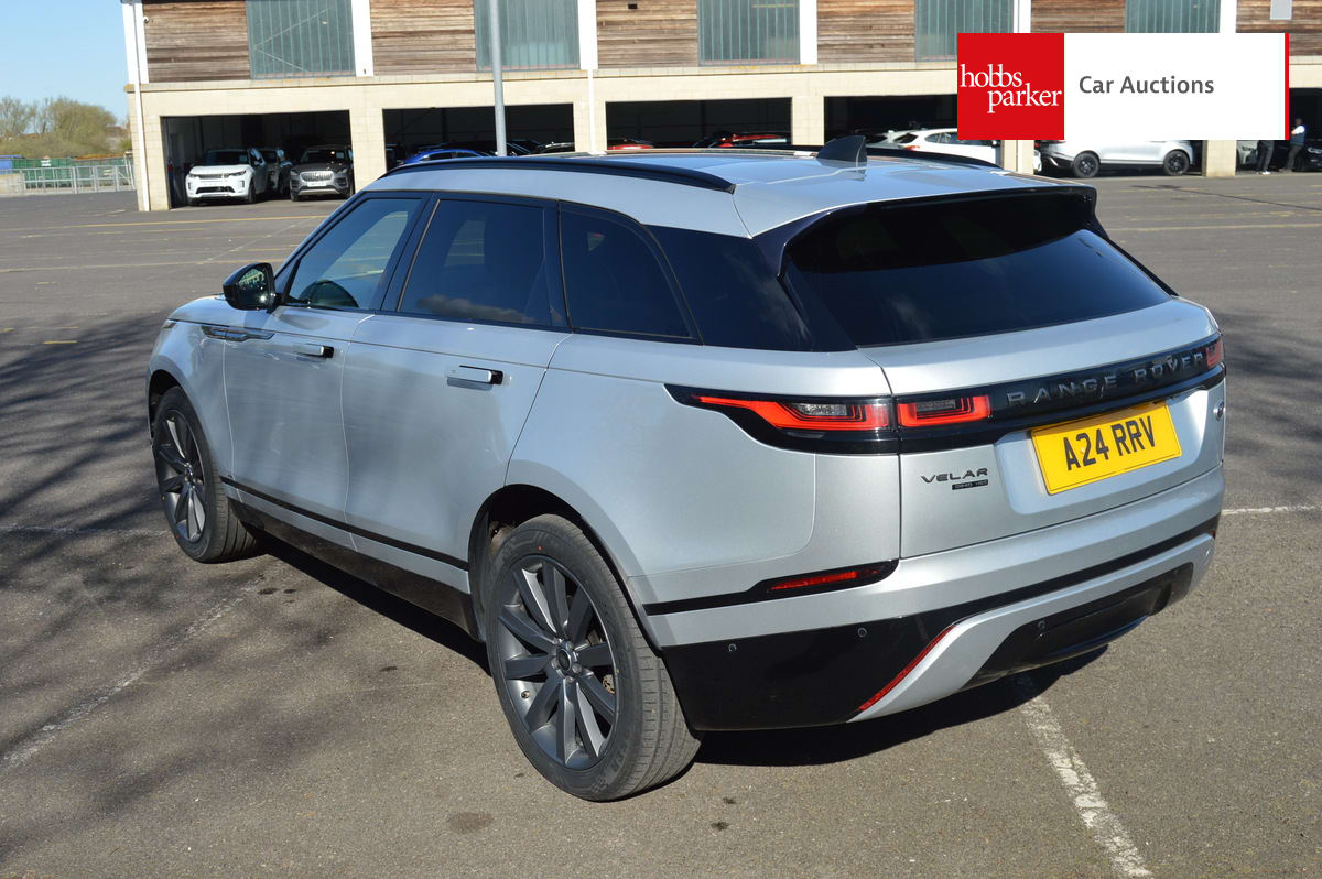LAND ROVER RANGE ROVER VELAR R-DYN HSE D240 A image 5