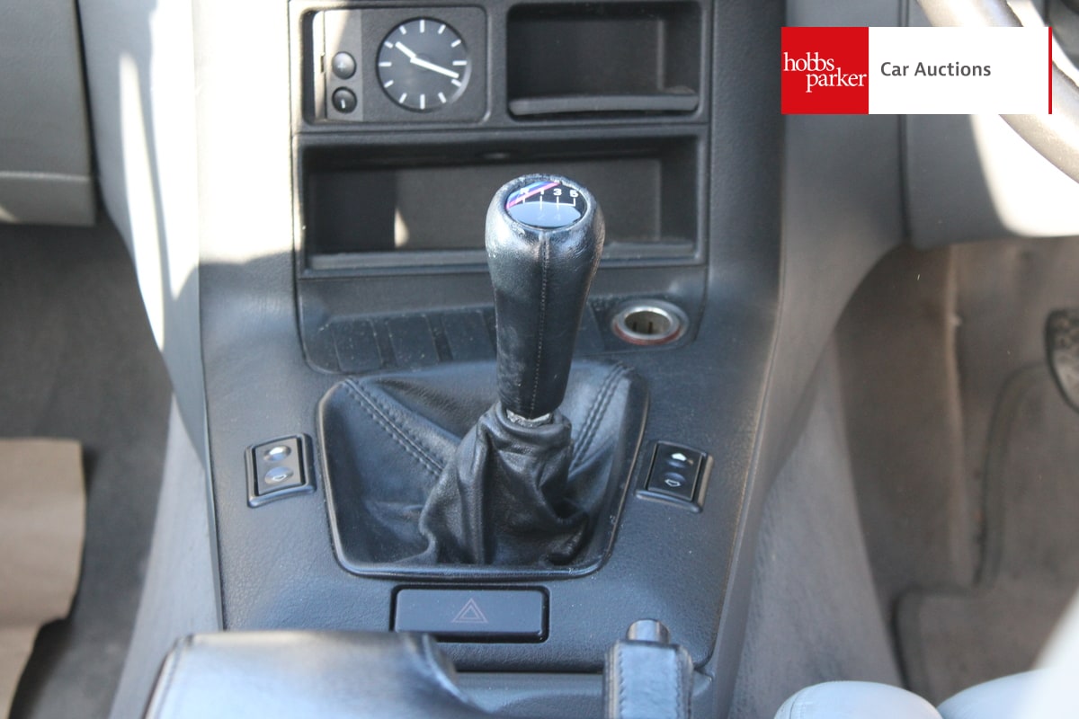 BMW 318 IS COUPE MANUAL image 23