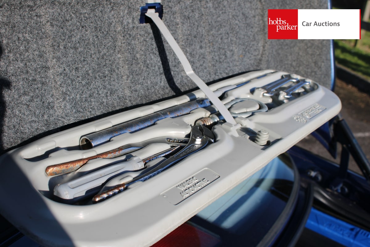 BMW 318 IS COUPE MANUAL image 28