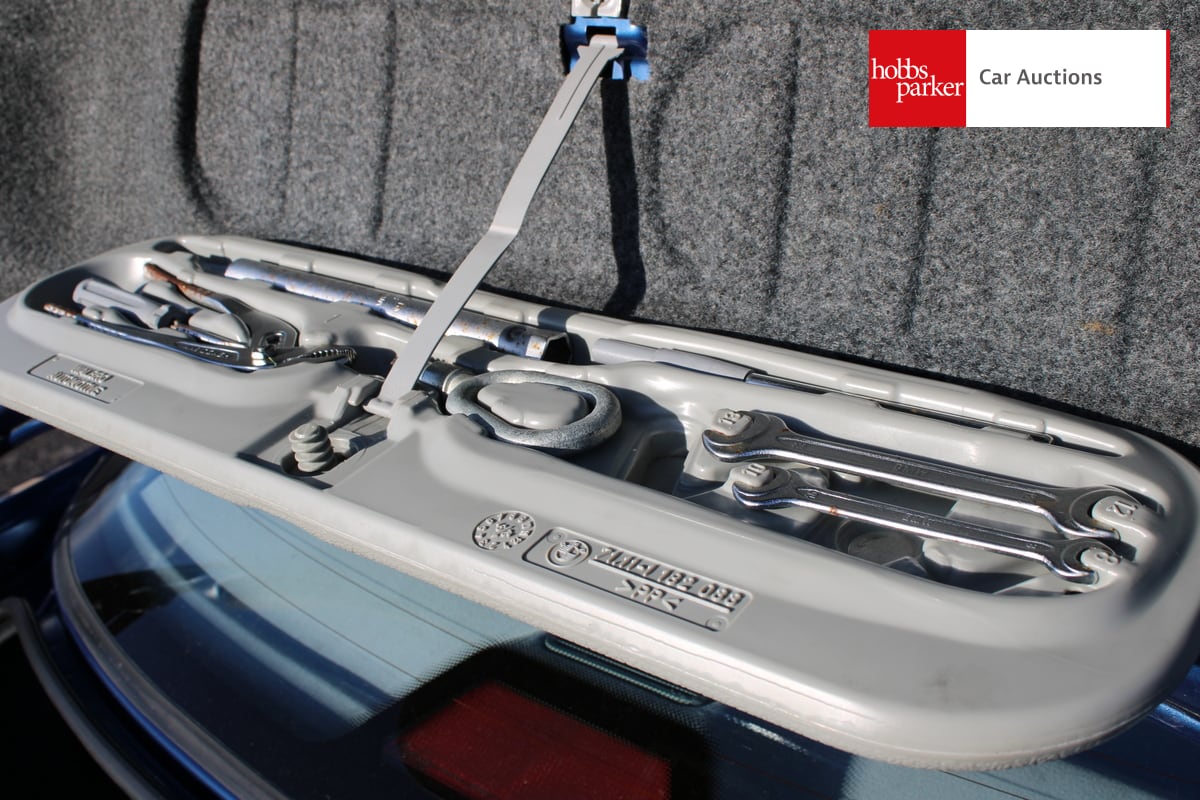 BMW 318 IS COUPE MANUAL image 29