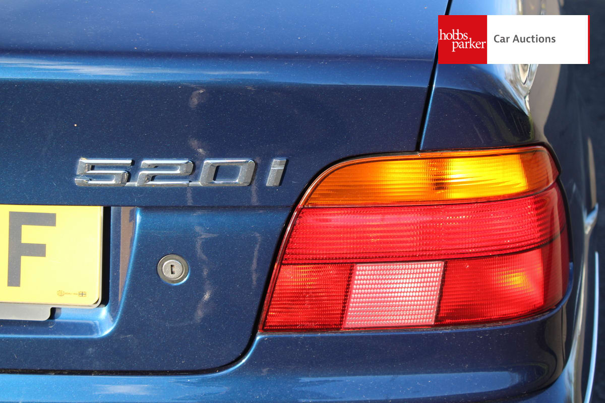 BMW 520I AUTO image 13