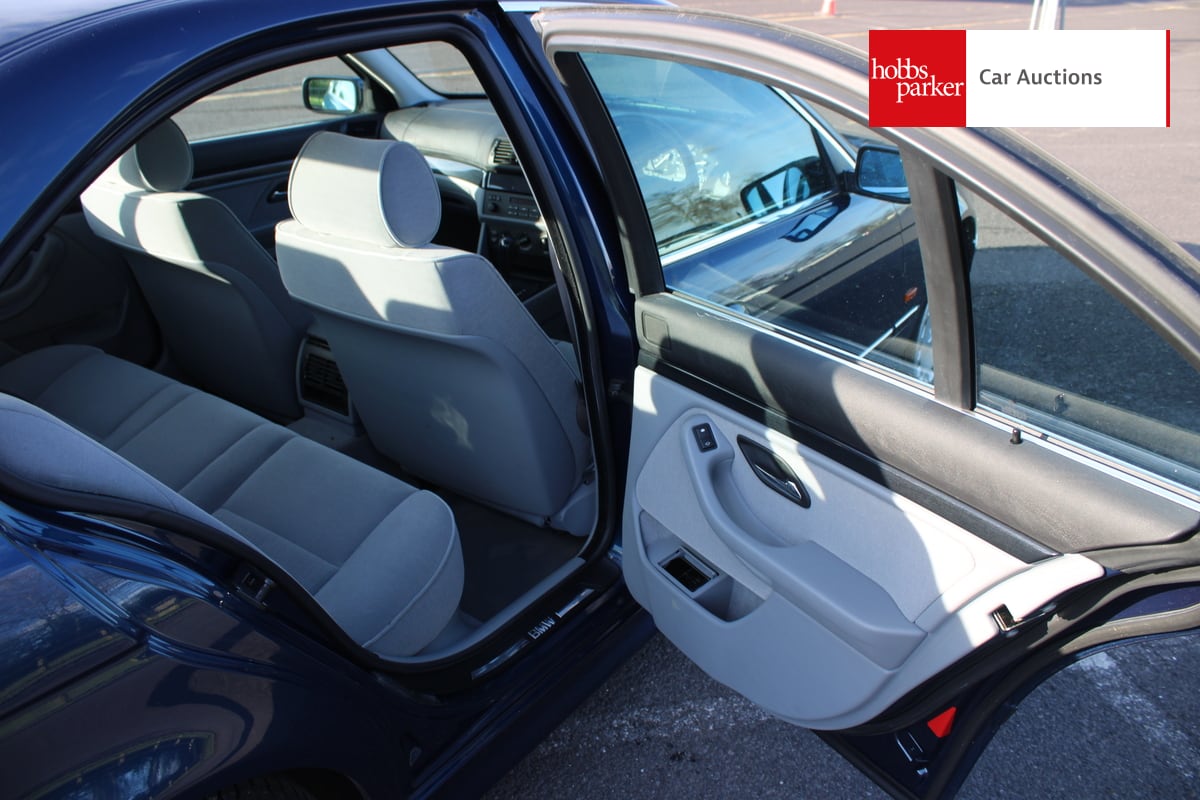 BMW 520I AUTO image 19