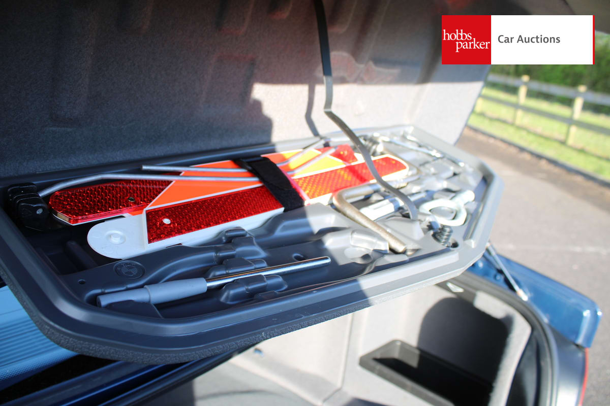 BMW 520I AUTO image 32