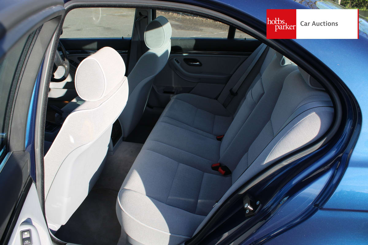 BMW 520I AUTO image 33