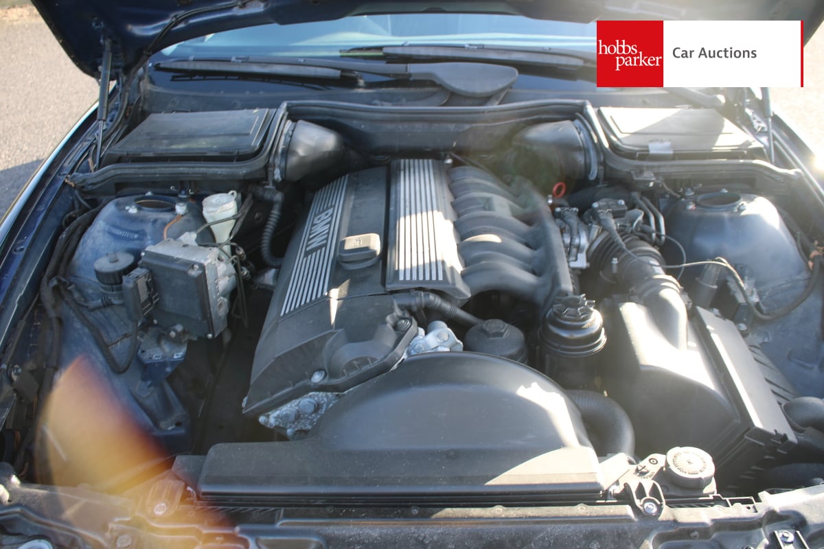 BMW 520I AUTO image 41