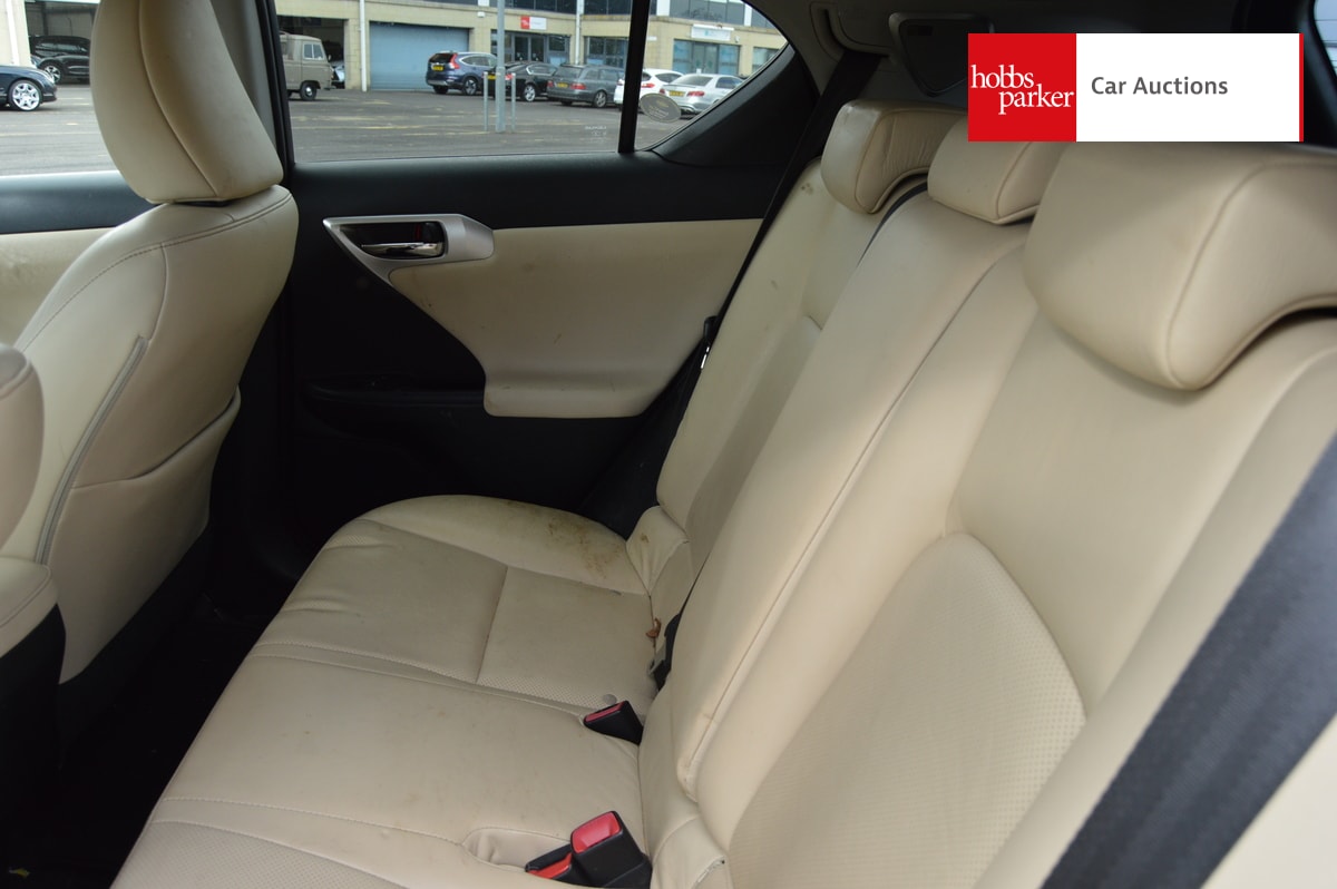 LEXUS CT 200H SE-L PREMIER CVT image 14