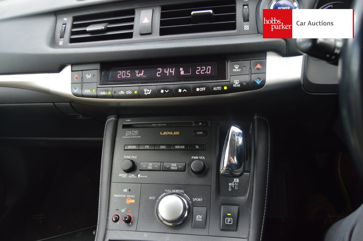 LEXUS CT 200H SE-L PREMIER CVT image 18