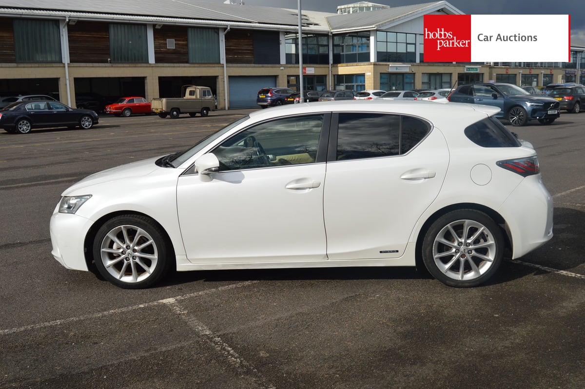 LEXUS CT 200H SE-L PREMIER CVT image 6