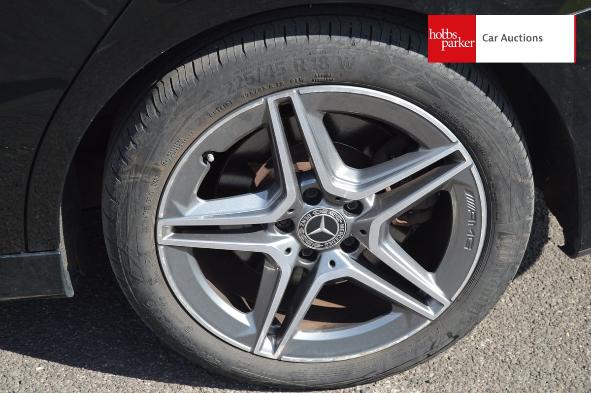 MERCEDES-BENZ A 250 AMG LINE E AUTO image 10