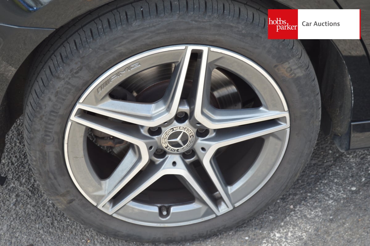 MERCEDES-BENZ A 250 AMG LINE E AUTO image 11