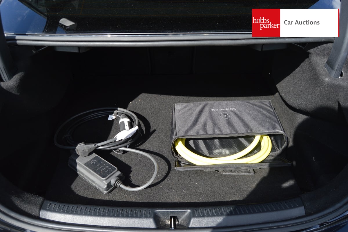 MERCEDES-BENZ A 250 AMG LINE E AUTO image 15