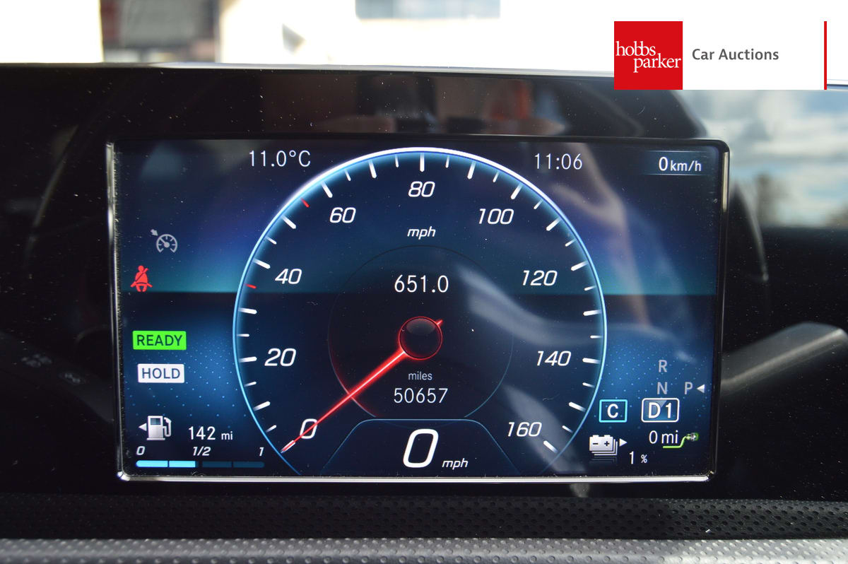 MERCEDES-BENZ A 250 AMG LINE E AUTO image 16