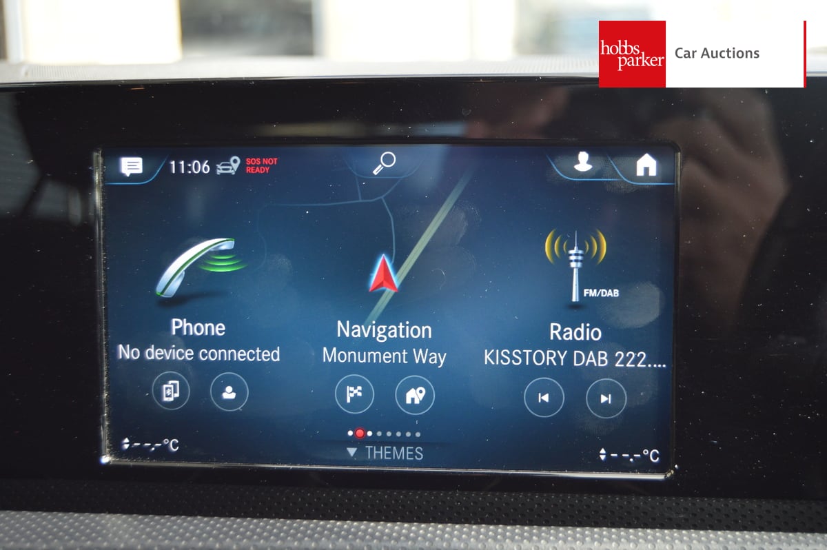 MERCEDES-BENZ A 250 AMG LINE E AUTO image 18