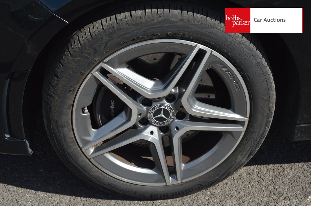 MERCEDES-BENZ A 250 AMG LINE E AUTO image 9