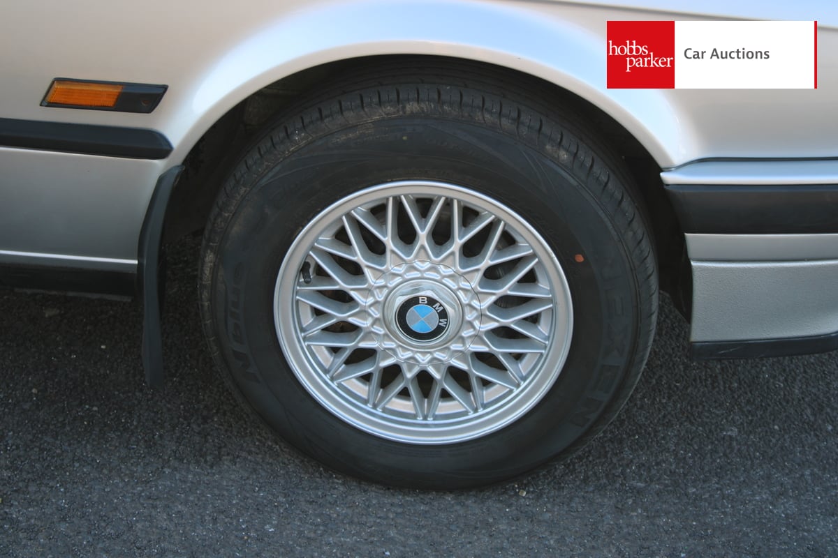 BMW 325I SE AUTO image 14