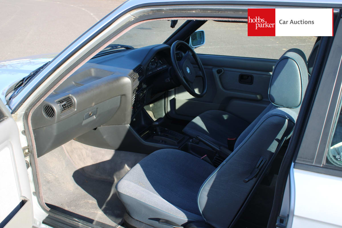 BMW 325I SE AUTO image 15