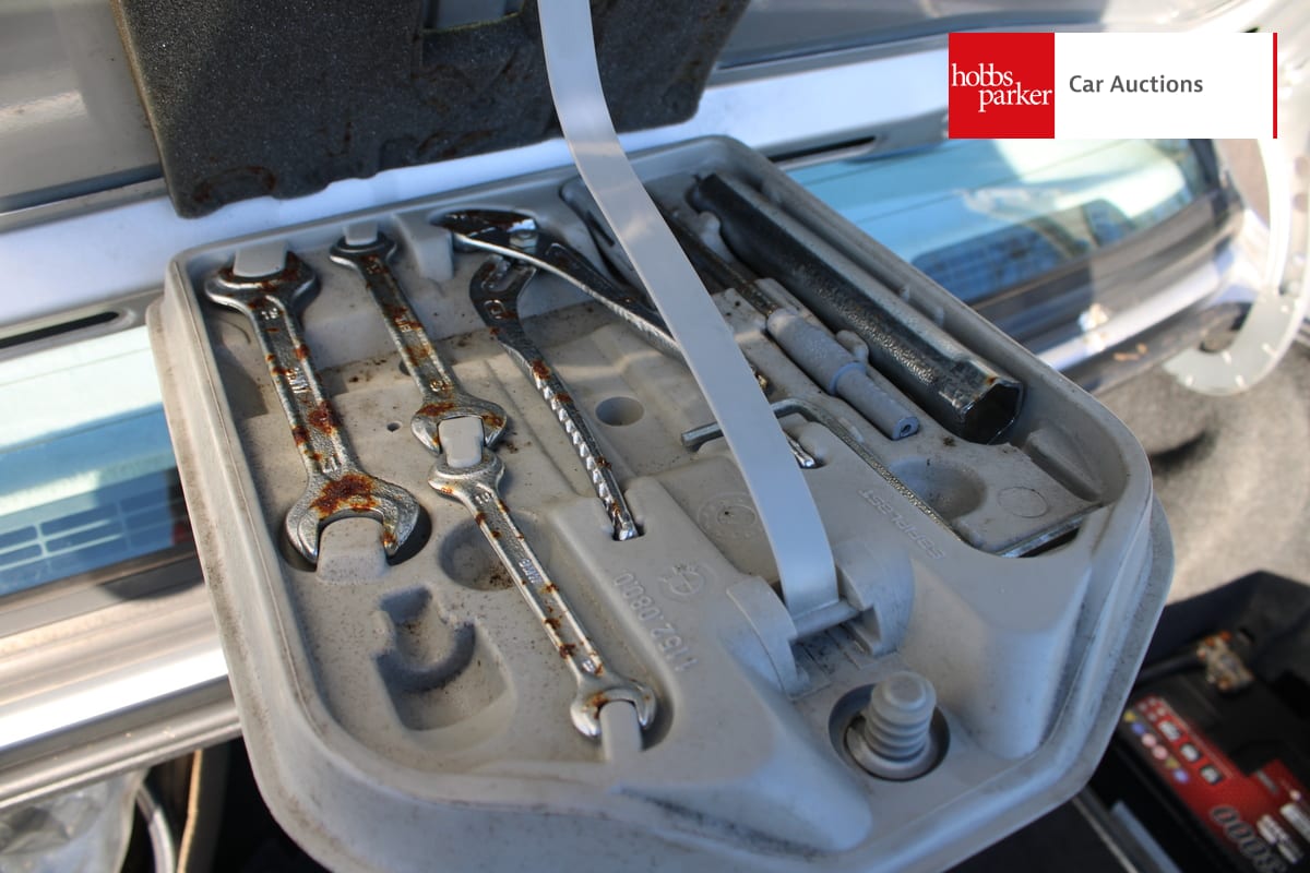 BMW 325I SE AUTO image 21